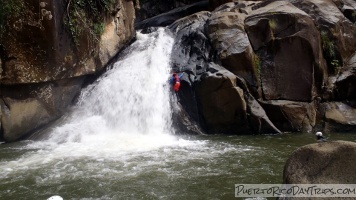 Canyoning in Rio Icacos