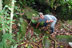 Anibal finding the Geocache at Paylas