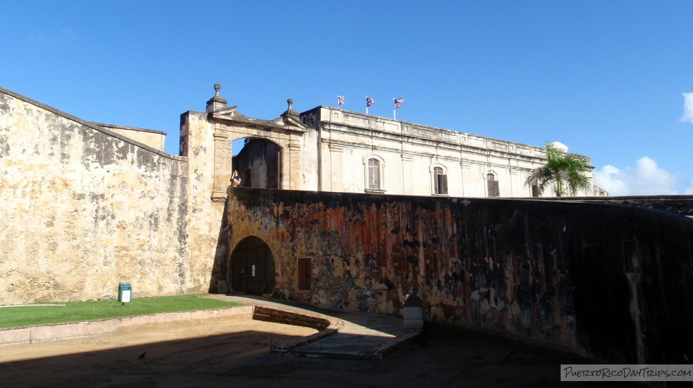 self walking tour old san juan