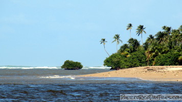 La Paseadora on Río Espiritu Santo